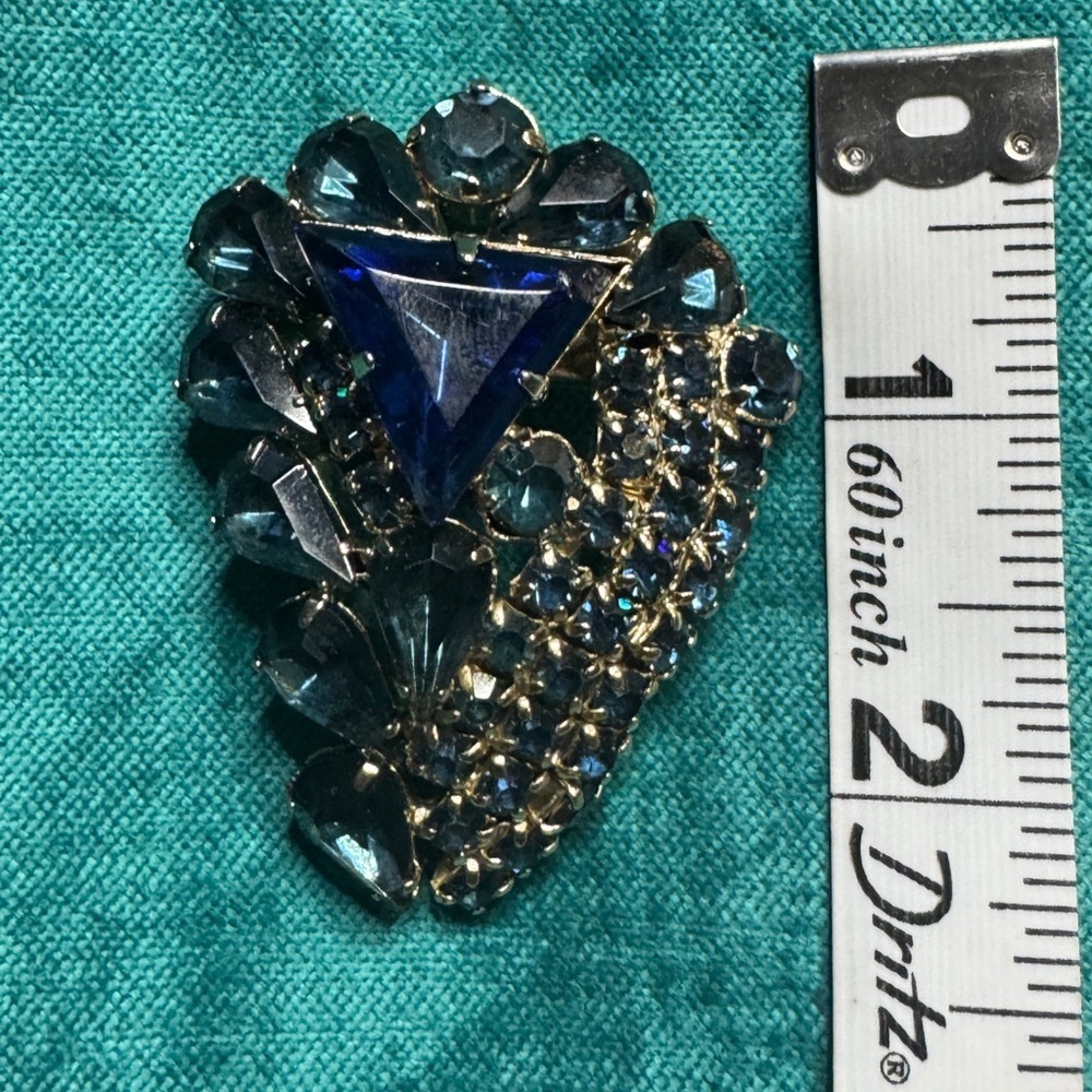 Vintage Women's Brooch - Picture 2 of 4